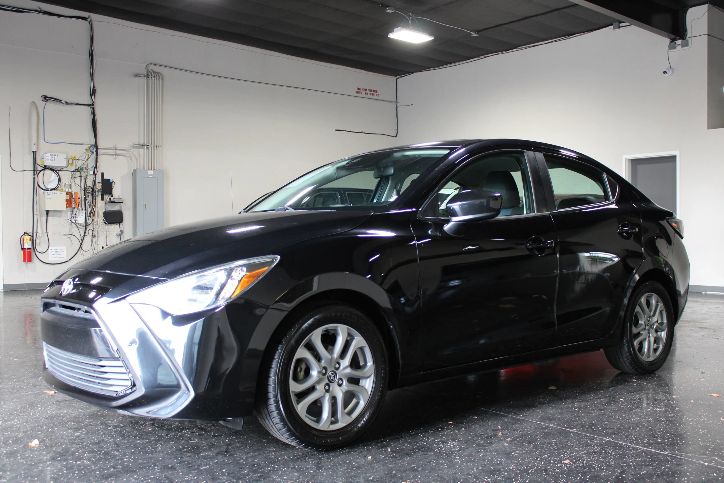 Used 2016 Scion iA FWD image 6