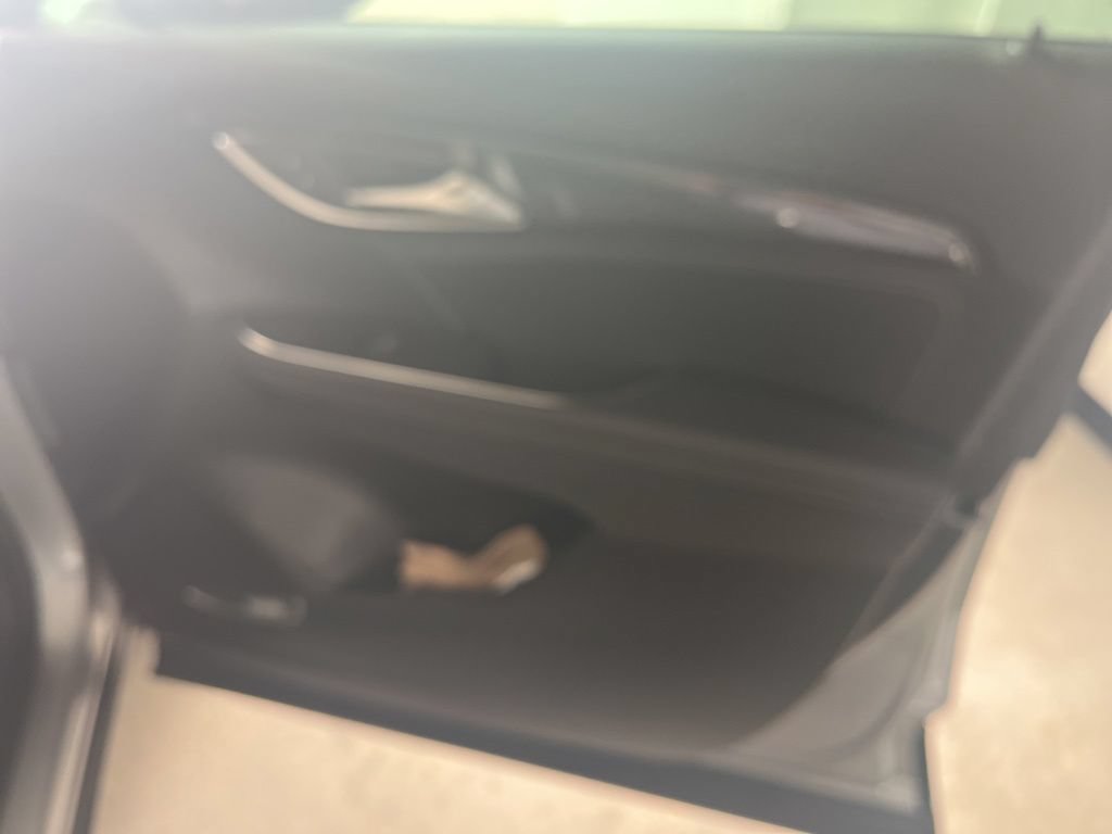Certified 2023 Buick Envision Essence w/ Technology Package I AWD/4WD image 6