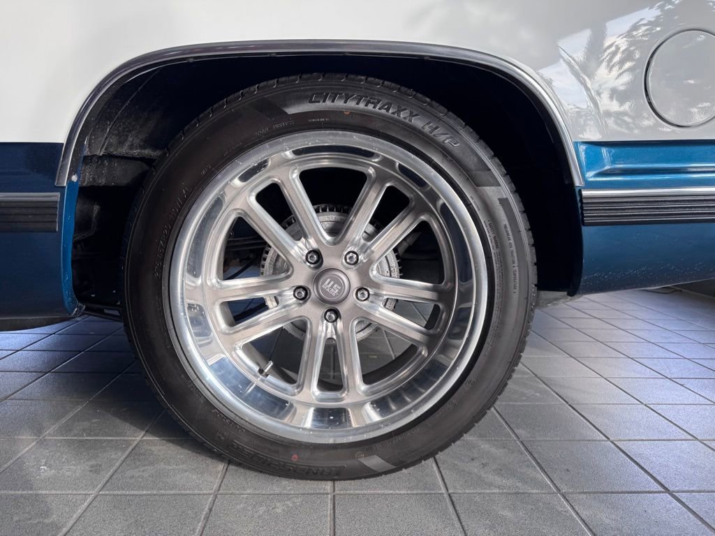 Used 1999 Chevrolet Tahoe 2WD 2-Door w/ Convenience Group image 9