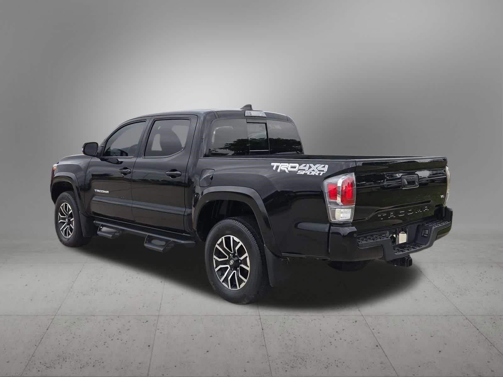 Used 2023 Toyota Tacoma TRD Sport w/ Technology Package AWD/4WD image 4