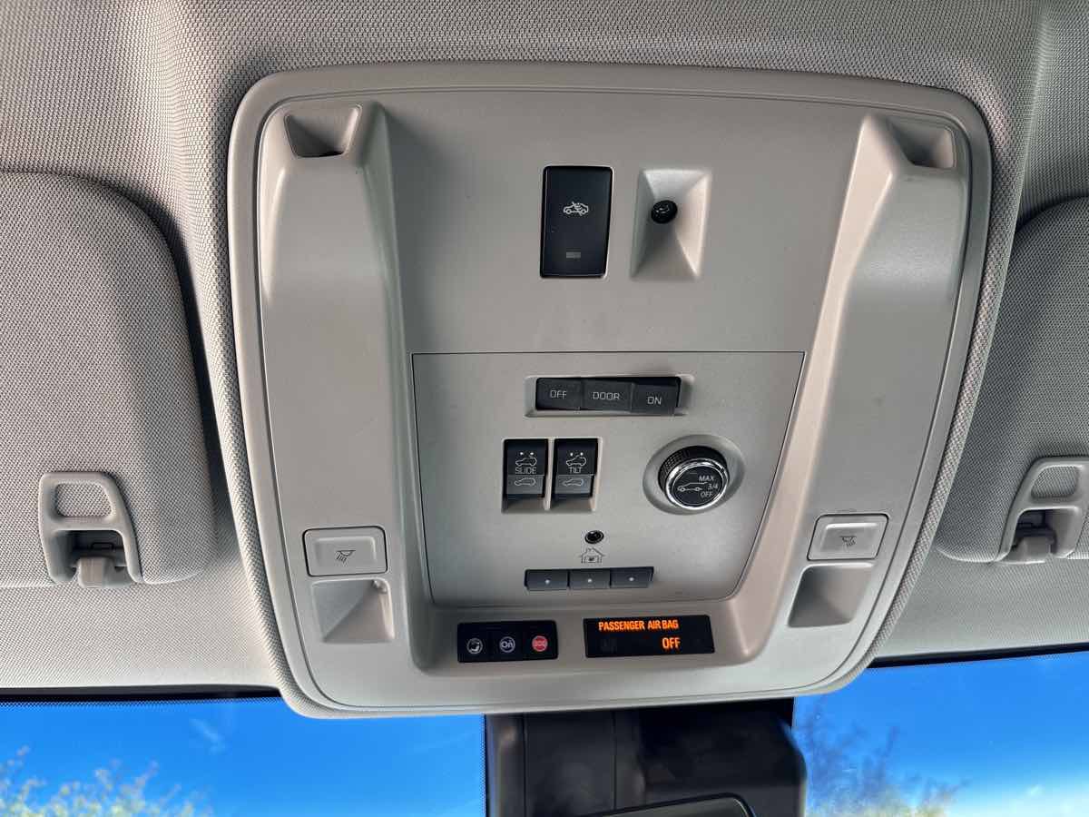 Used 2019 Cadillac Escalade ESV Luxury AWD/4WD image 38