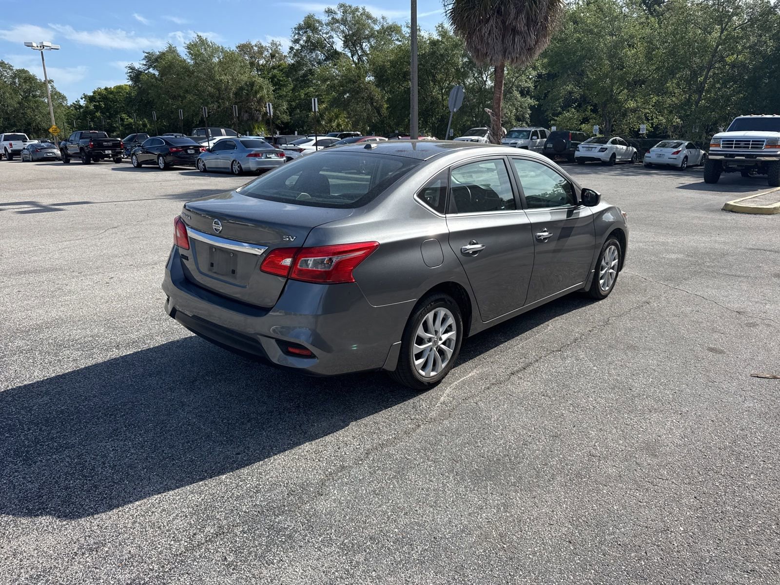 Used 2019 Nissan Sentra SV image 3