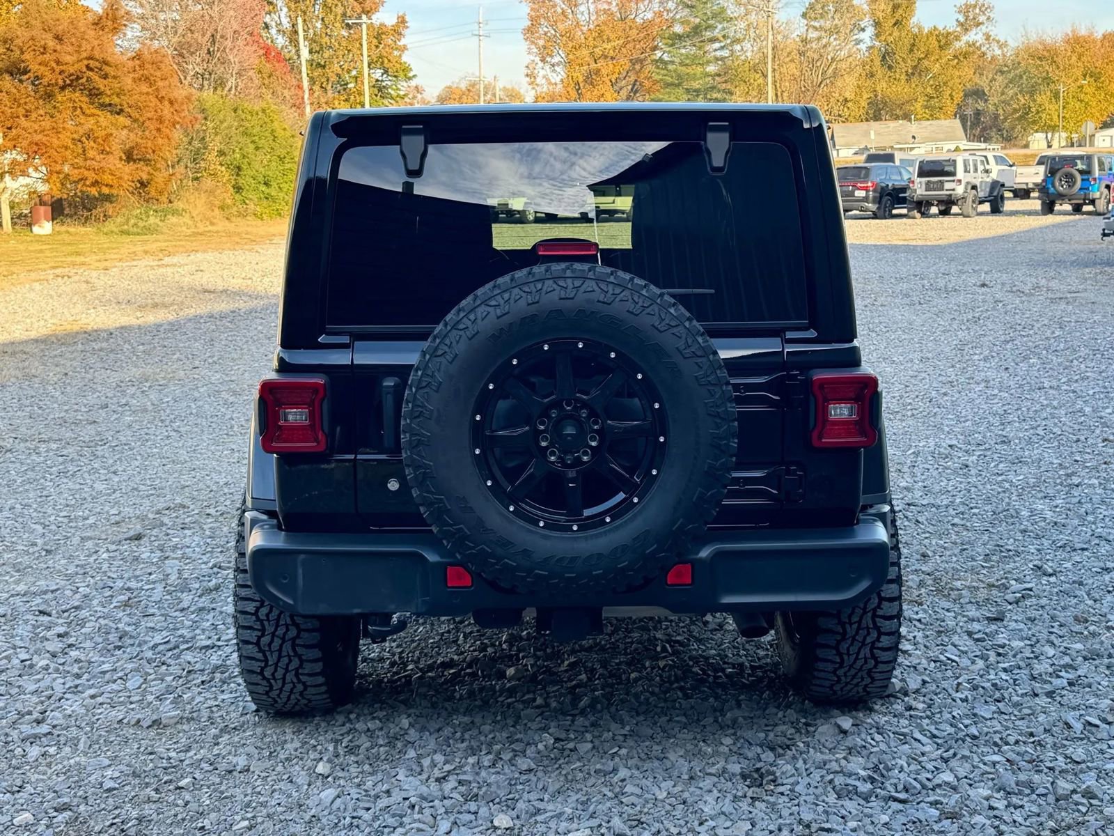 Used 2020 Jeep Wrangler Unlimited Sahara AWD/4WD image 4