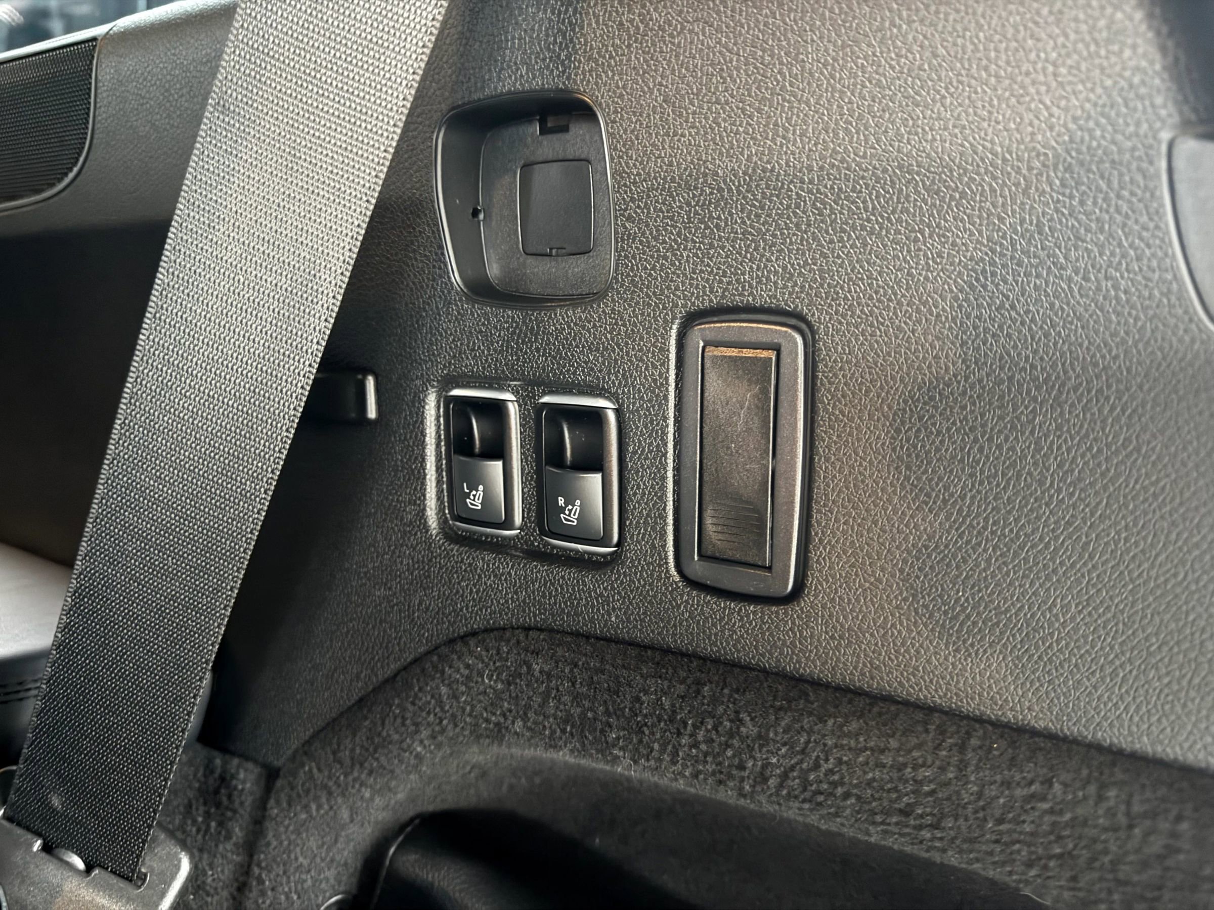 Used 2016 Mercedes-Benz GL 63 AMG 4MATIC image 21