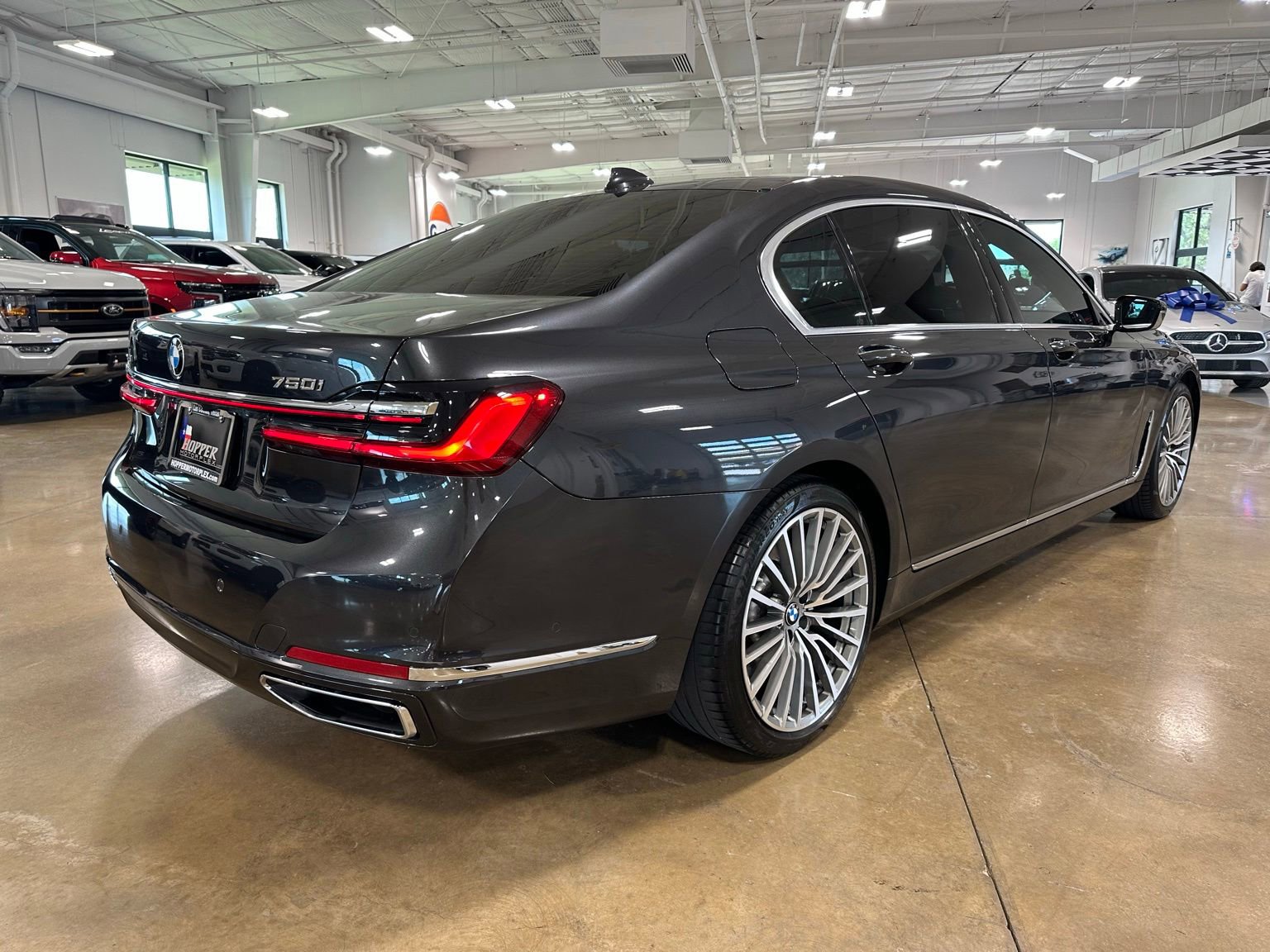 Used 2022 BMW 750i xDrive AWD/4WD image 7