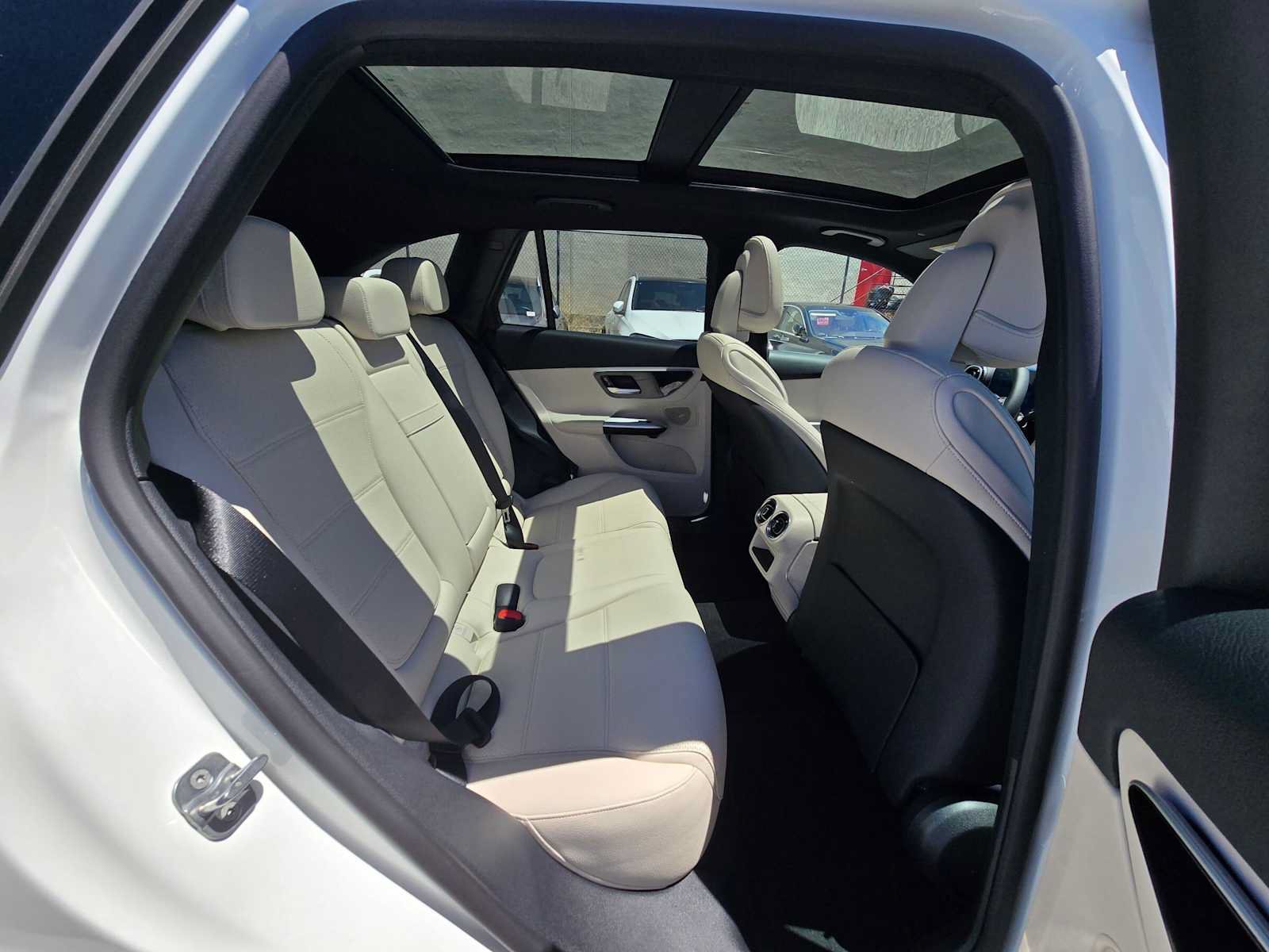 Used 2026 Mercedes-Benz GLC 300 4MATIC image 14