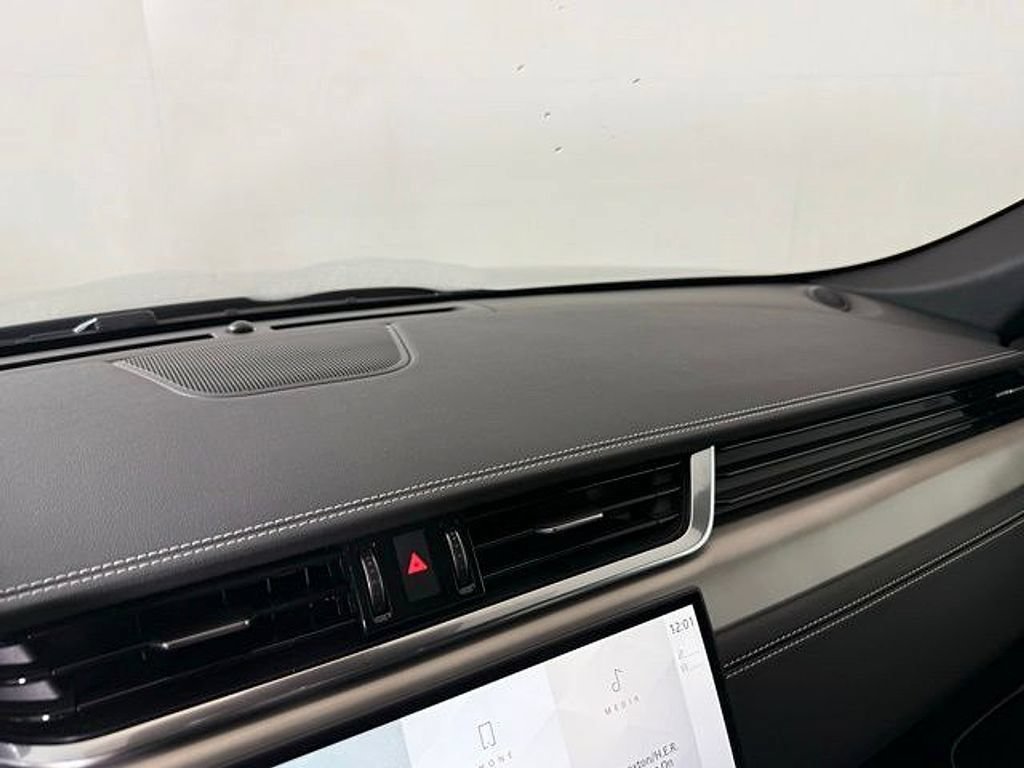New 2026 Jaguar F-PACE R-Dynamic S AWD/4WD image 32