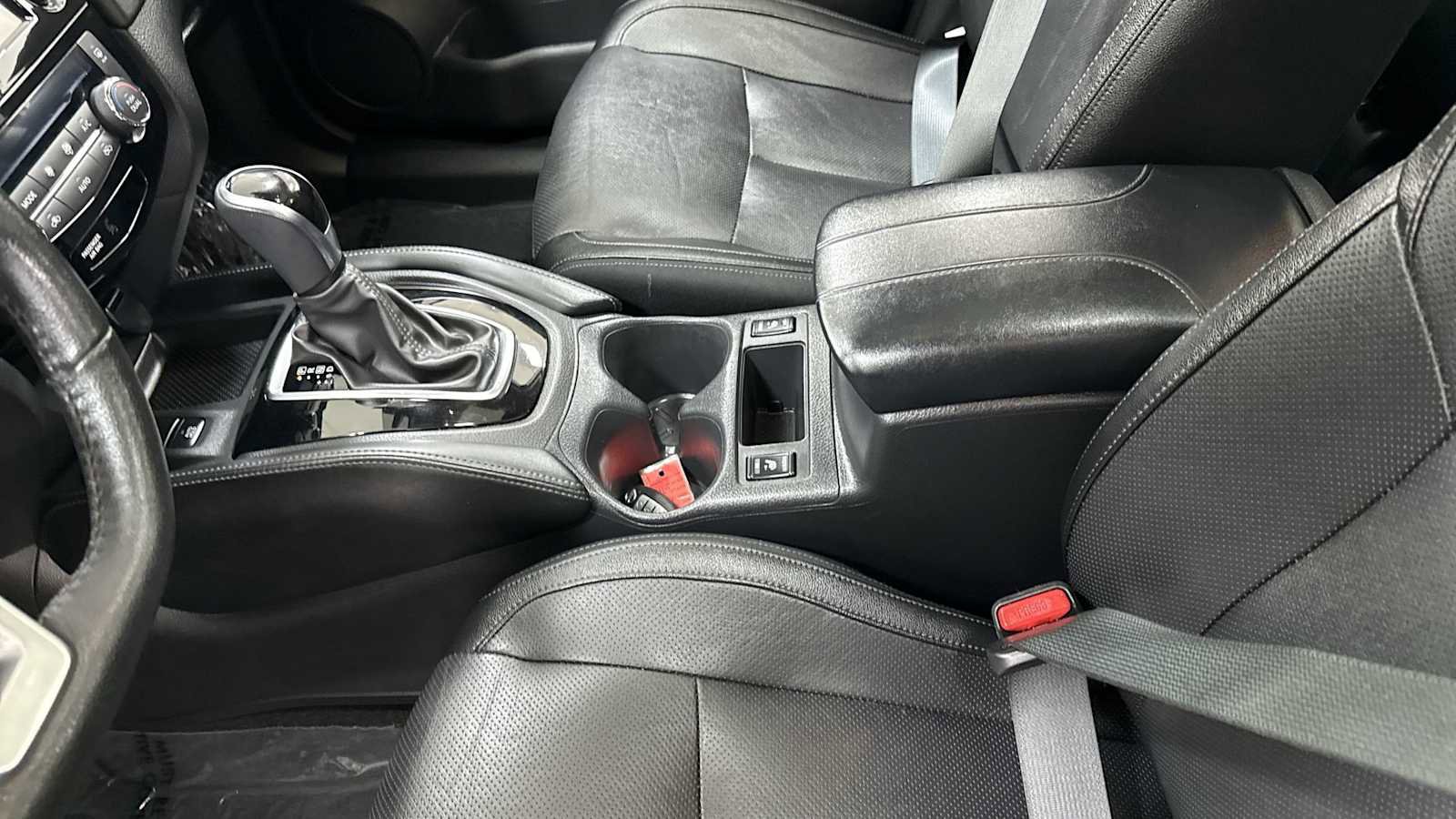 Used 2020 Nissan Rogue SL w/ Premium Package image 23