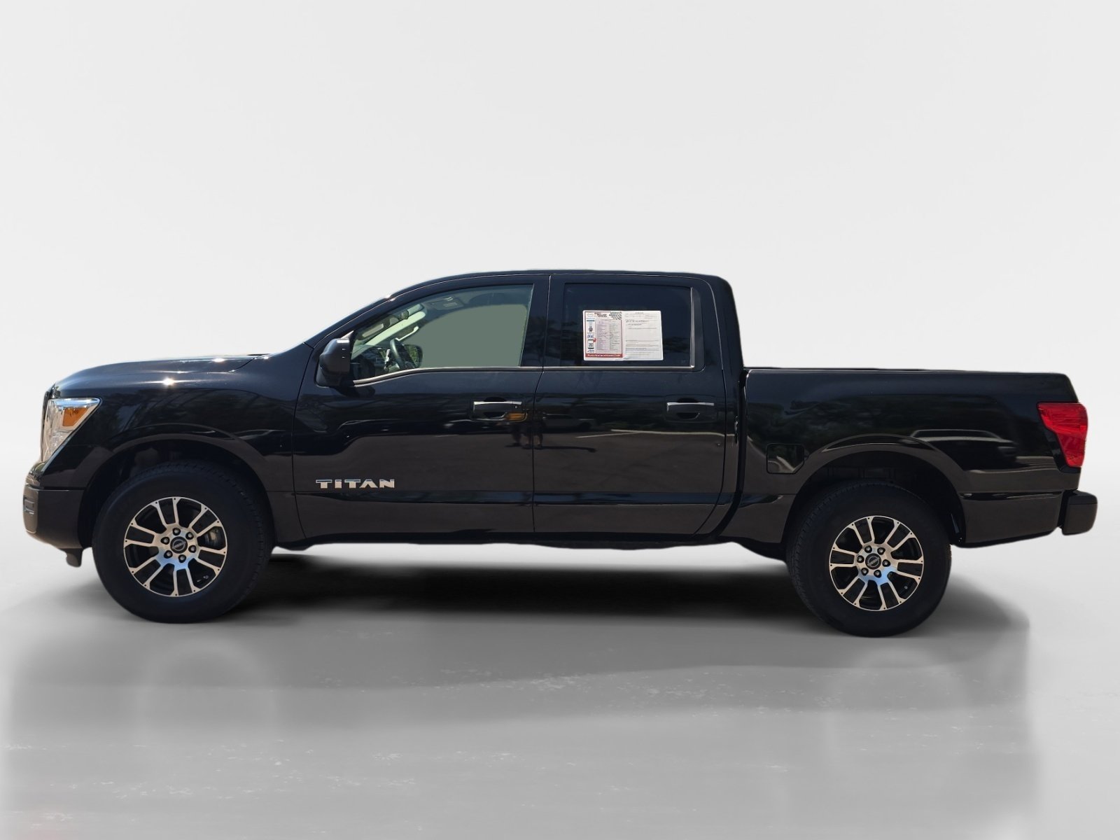 Used 2024 Nissan Titan SV image 2