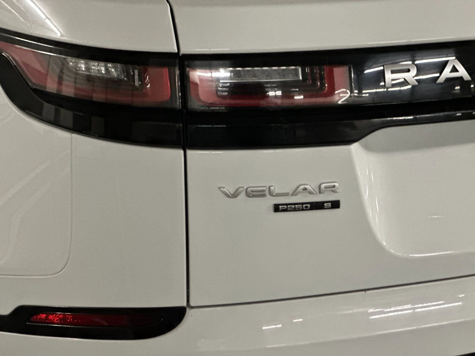 Used 2020 Land Rover Range Rover Velar S image 36