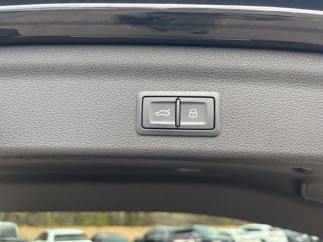 Used 2025 Audi Q3 2.0T Premium w/ Convenience Package image 31