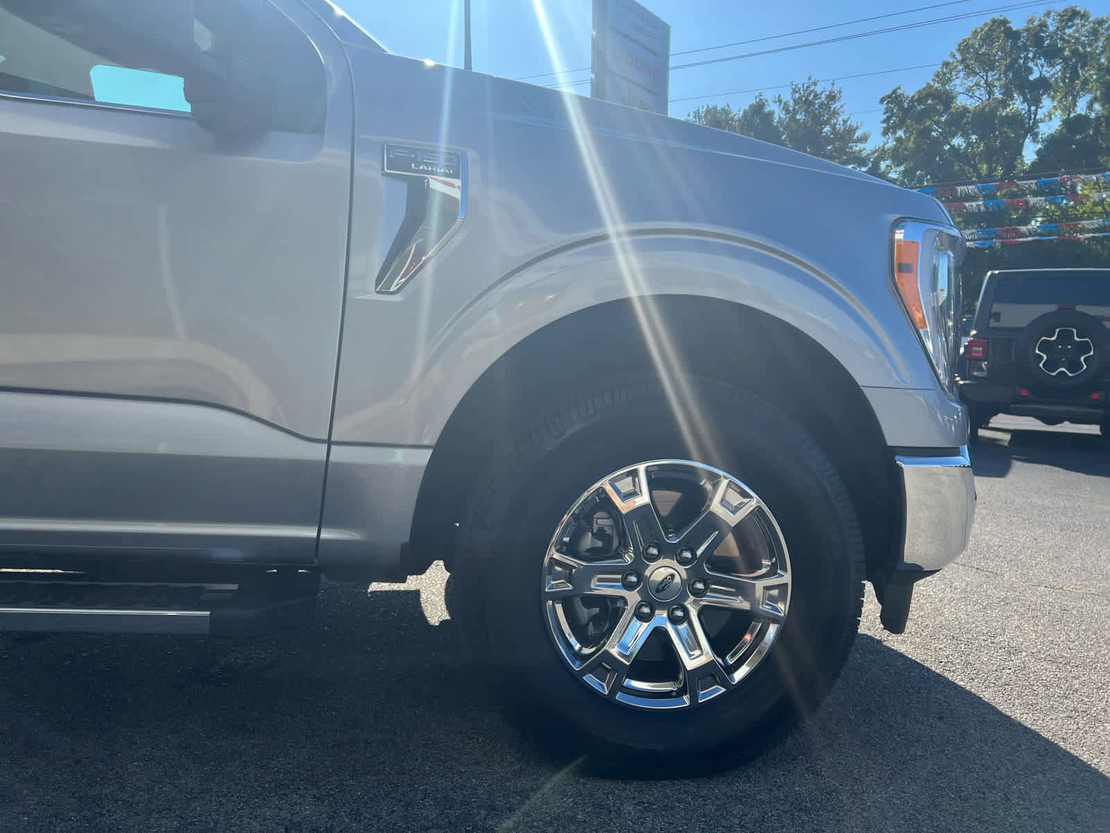 Used 2021 Ford F150 Lariat image 5