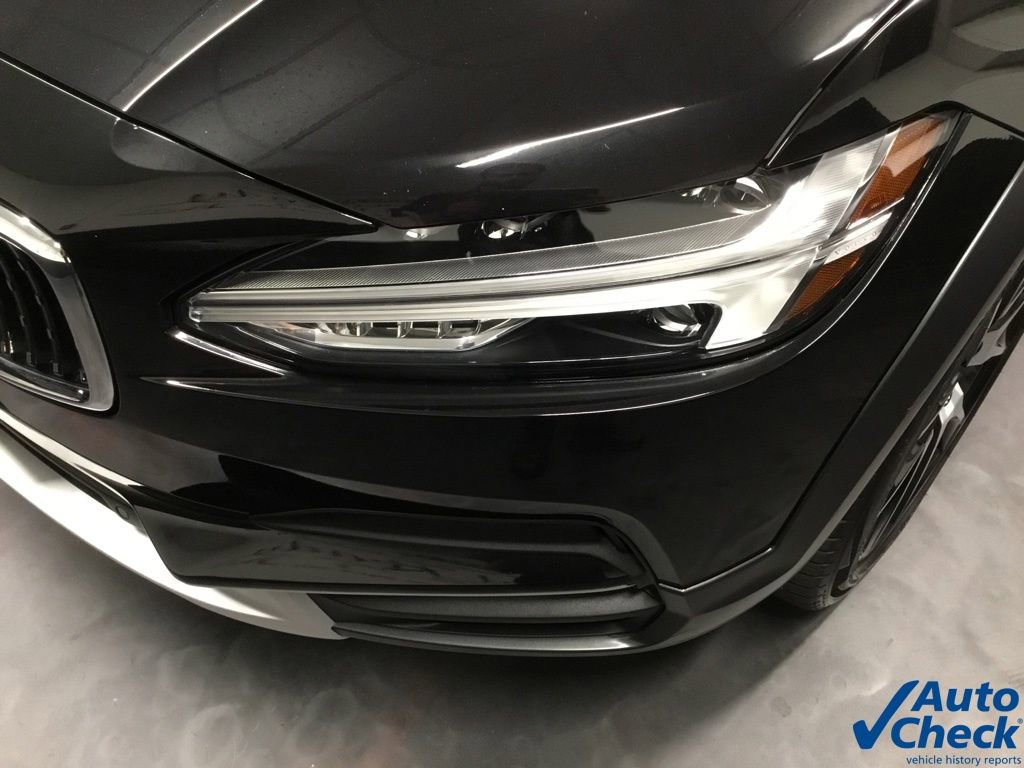 Used 2020 Volvo V90 T6 Cross Country image 18