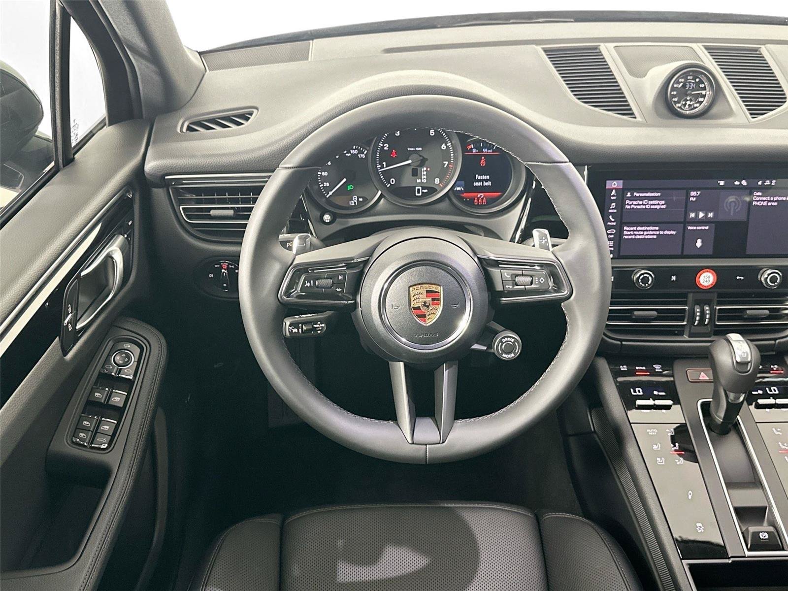 Certified 2026 Porsche Macan Turbo AWD/4WD image 18