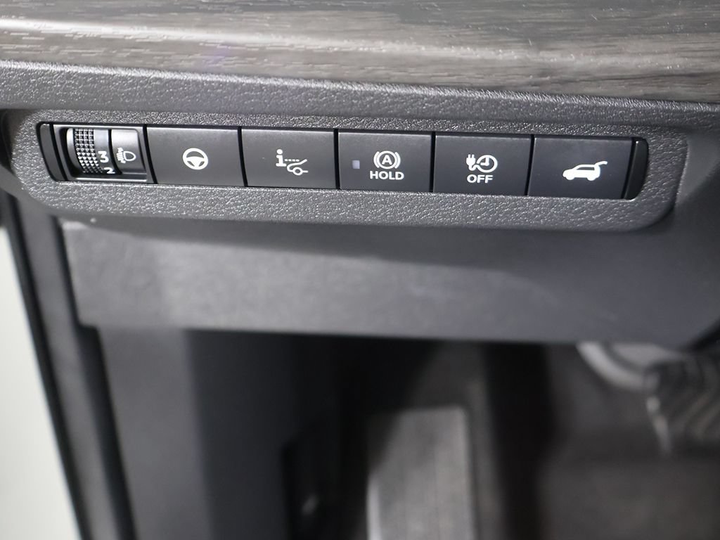 Used 2024 Nissan Ariya AWD image 39