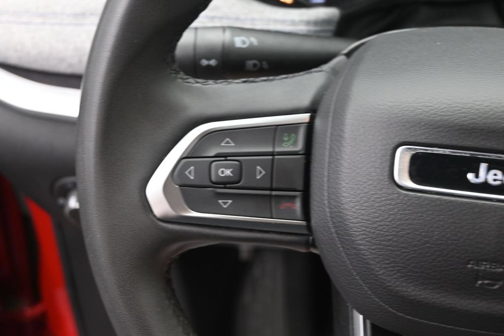 Used 2024 Jeep Compass Latitude AWD/4WD image 28