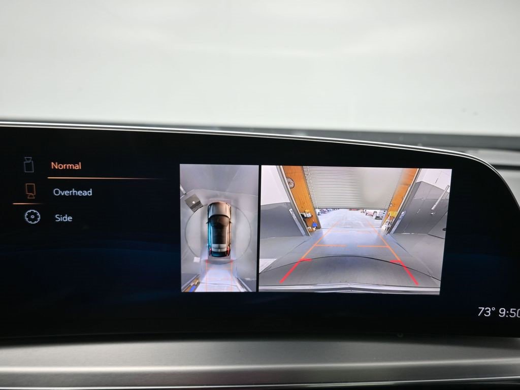 Used 2023 Cadillac Lyriq 2WD image 23