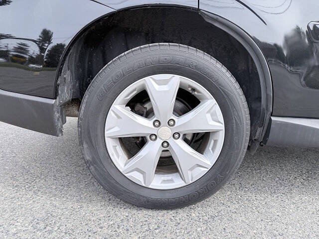 Used 2016 Subaru Forester 2.5i Limited AWD/4WD image 9