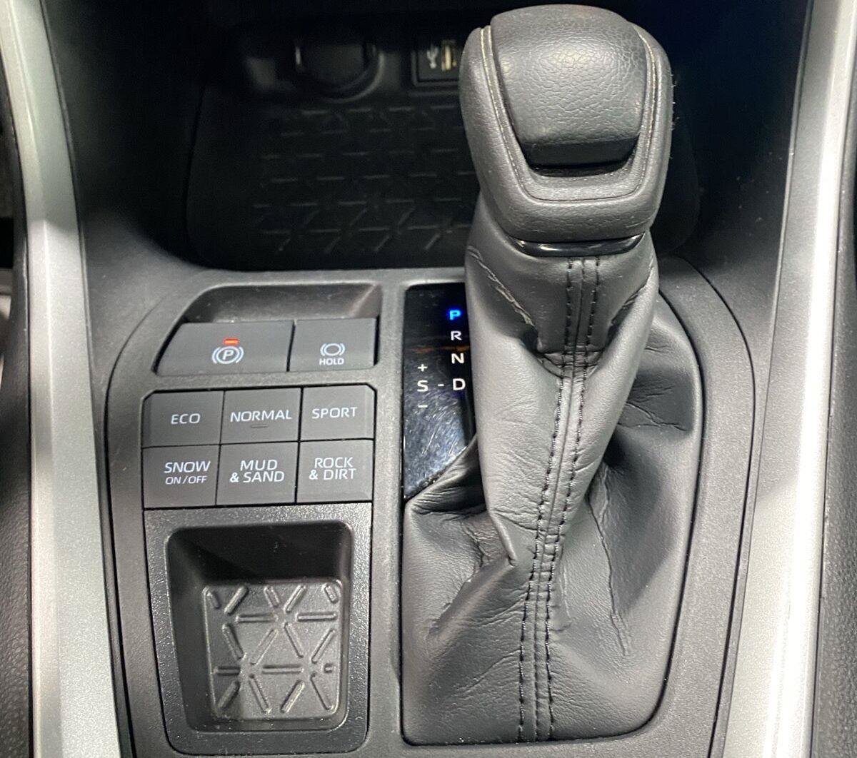 Used 2024 Toyota RAV4 XLE w/ Convenience Package AWD/4WD image 30