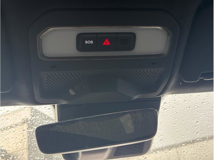 Used 2022 Rivian R1S Launch Edition image 17