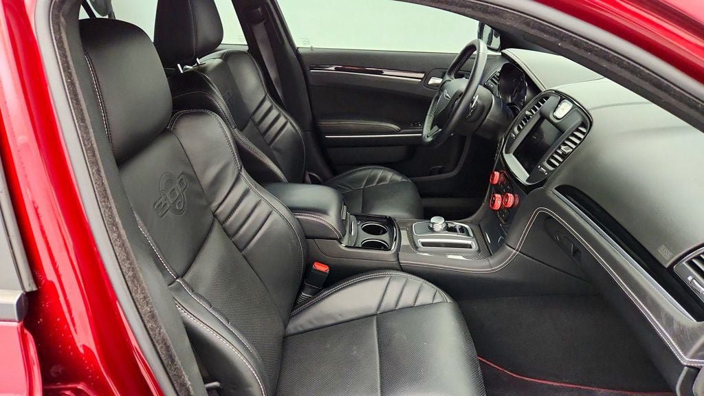 Used 2023 Chrysler 300 C RWD image 28