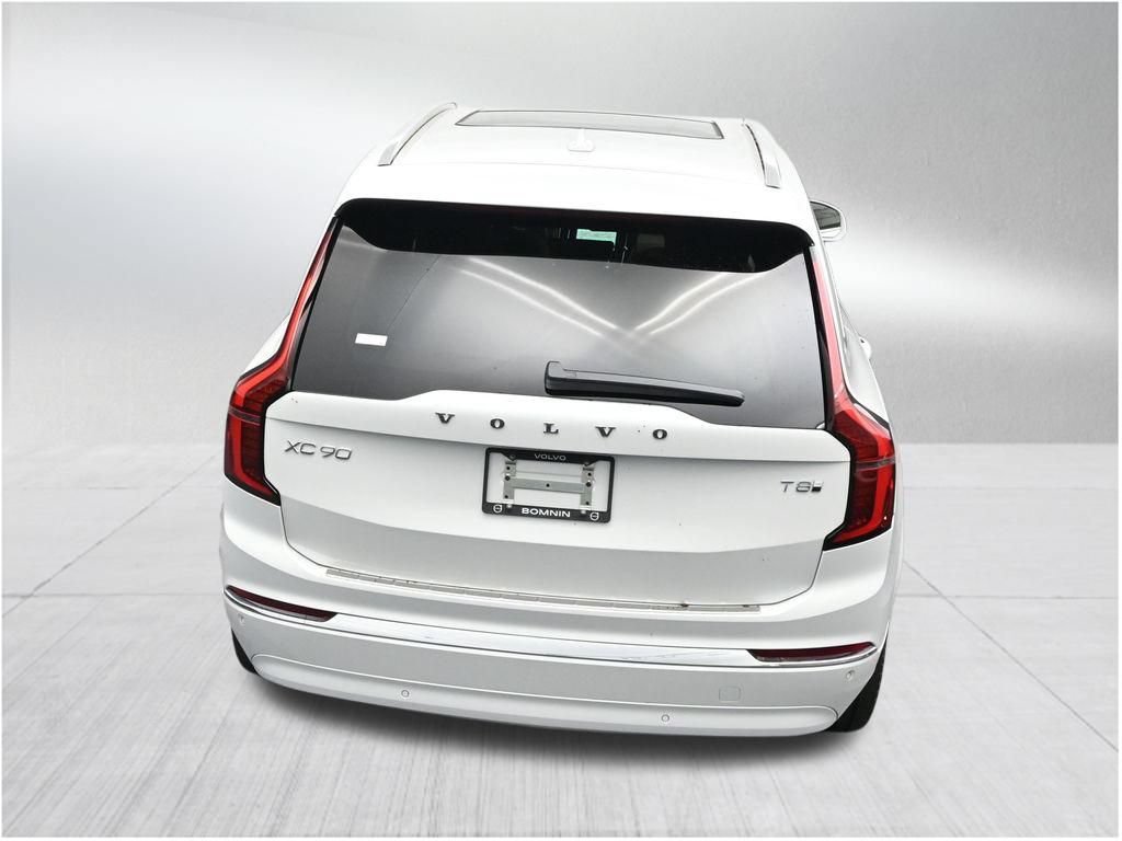 New 2026 Volvo XC90 T8 Plus w/ Protection Package Premier AWD/4WD image 16