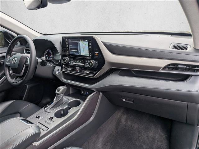 Used 2022 Toyota Highlander XLE image 23