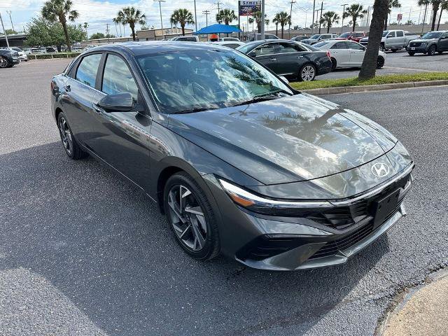 Used 2024 Hyundai Elantra Limited FWD image 8