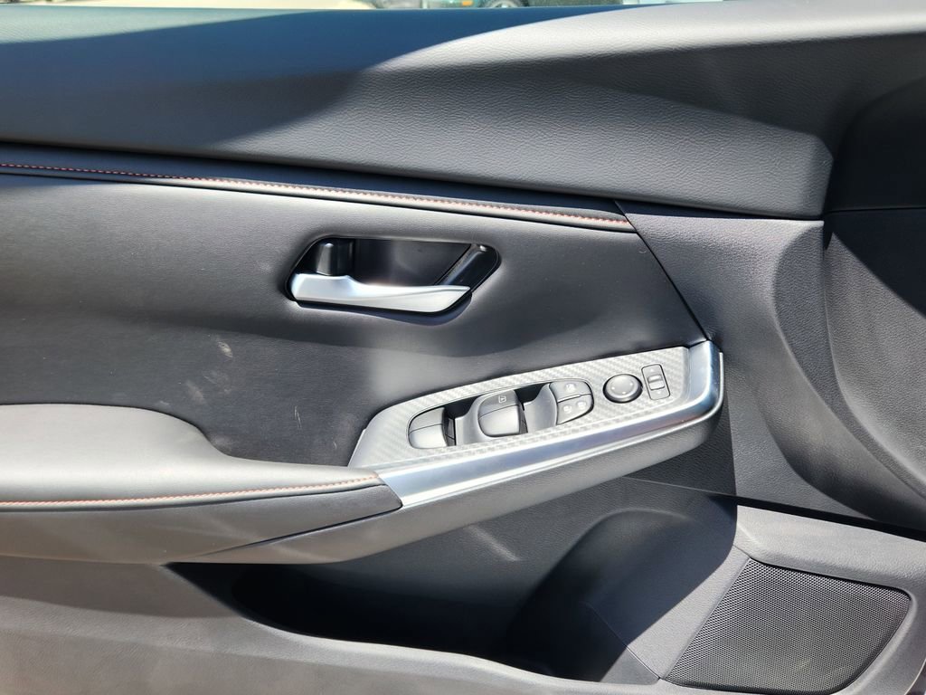 New 2025 Nissan Sentra SR w/ Midnight Edition image 7