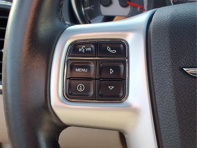 Used 2011 Chrysler 200 Limited FWD image 12