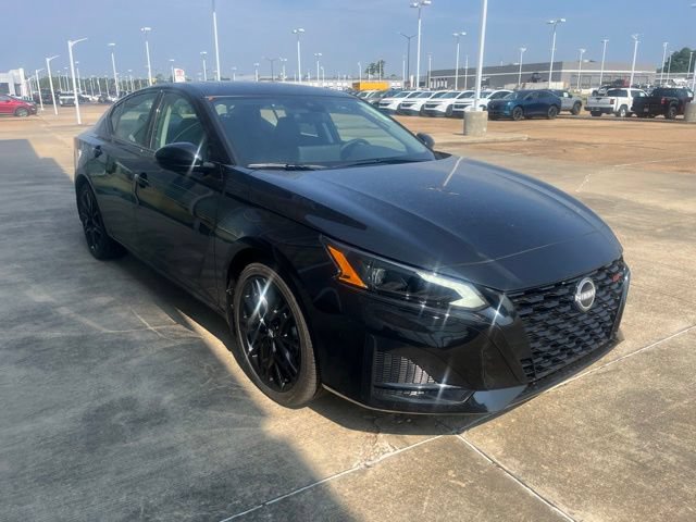 New 2026 Nissan Altima 2.5 SR w/ SR Midnight Edition Package FWD image 5