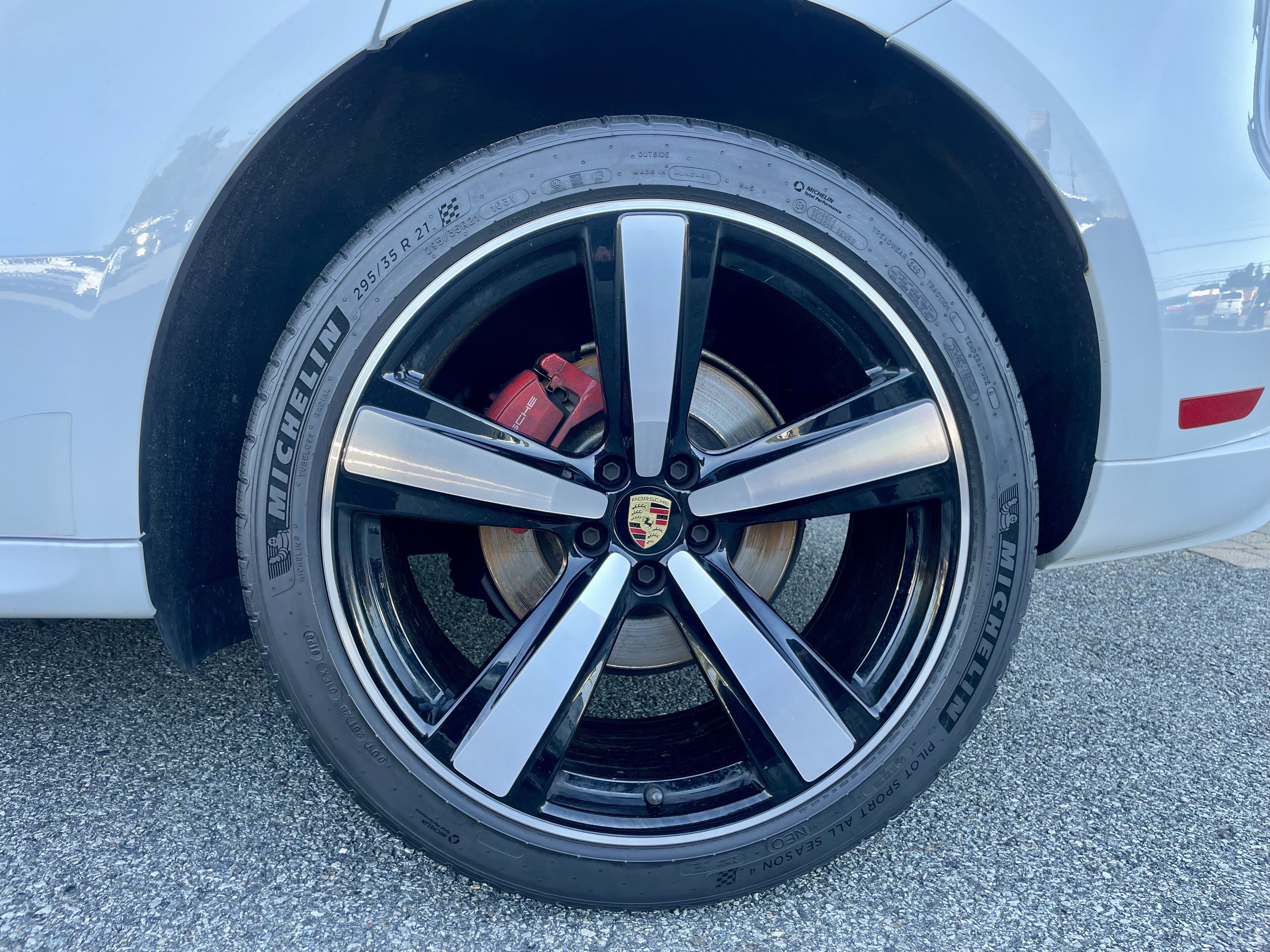 Used 2024 Porsche Macan S AWD/4WD image 10