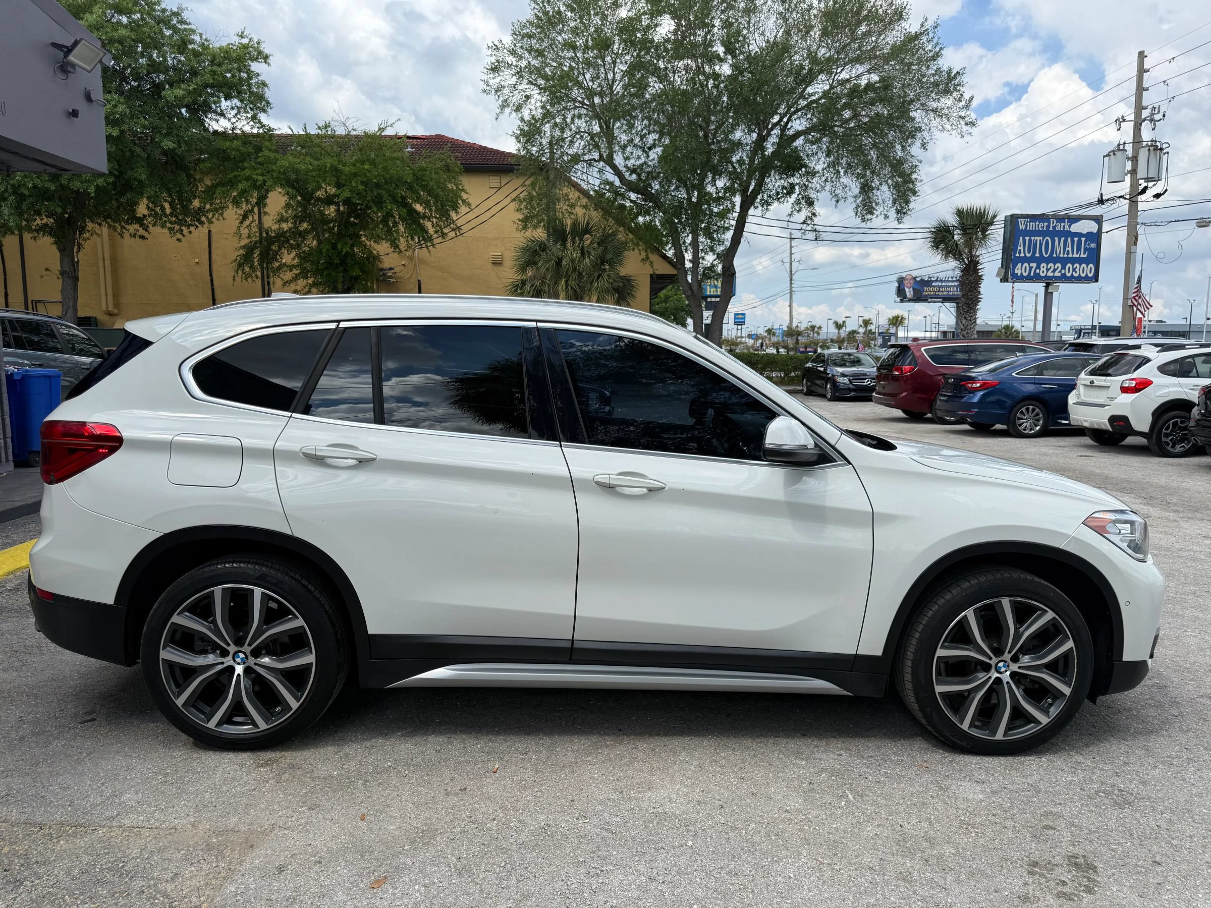 Used 2018 BMW X1 xDrive28i w/ Convenience Package AWD/4WD image 4