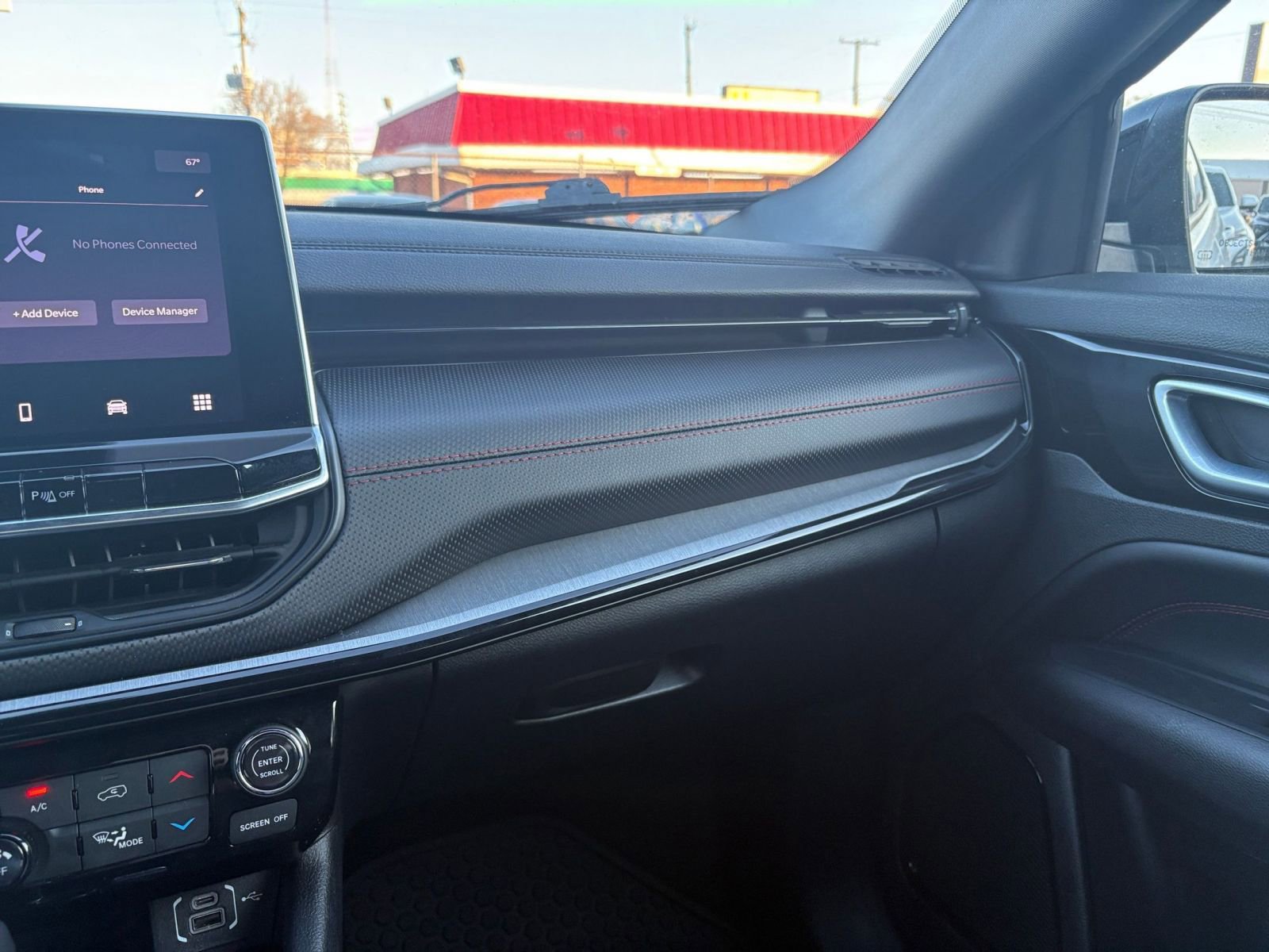 Used 2025 Jeep Compass Trailhawk image 34