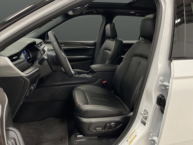 New 2025 Jeep Grand Cherokee Limited image 4