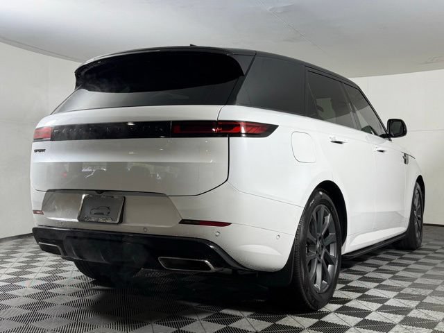 Used 2025 Land Rover Range Rover Sport Dynamic SE AWD/4WD image 8