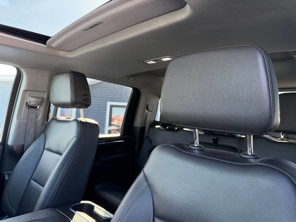 Used 2024 GMC Sierra 3500 SLT w/ SLT Premium Package image 16