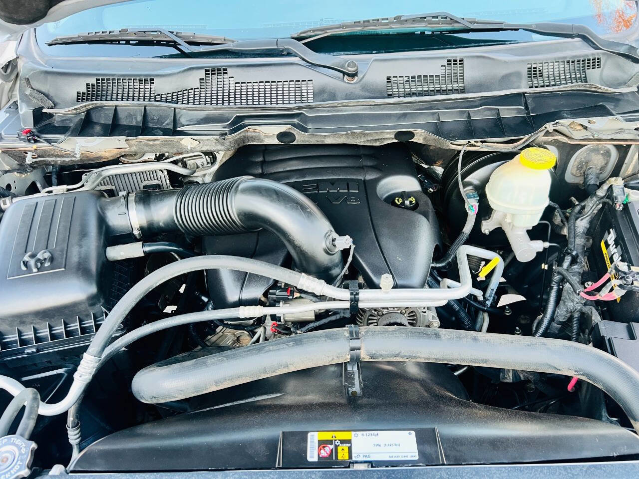Used 2018 RAM 1500 Classic SLT AWD/4WD image 11