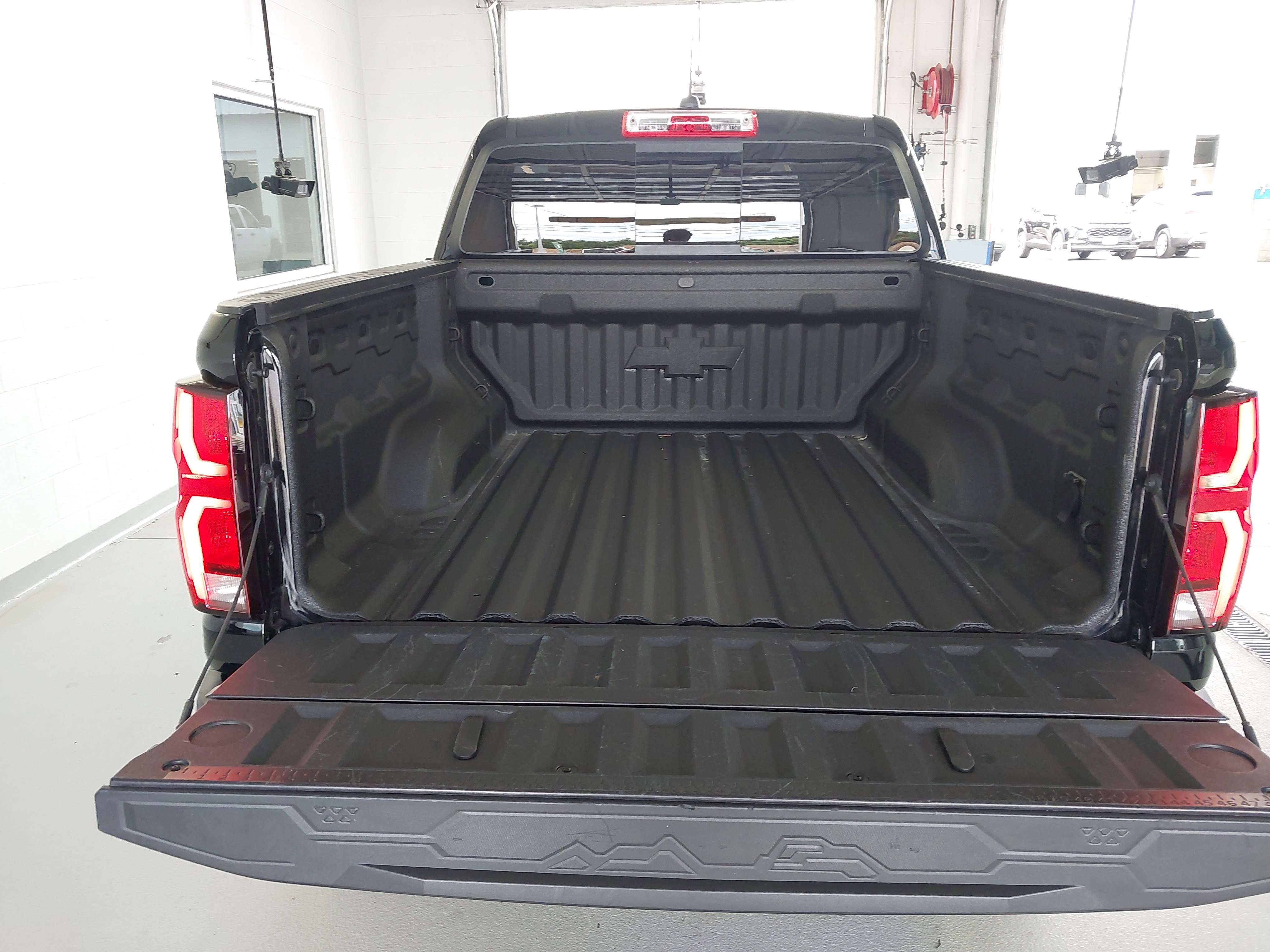 Used 2023 Chevrolet Colorado Z71 w/ Z71 Convenience Package 2 image 27