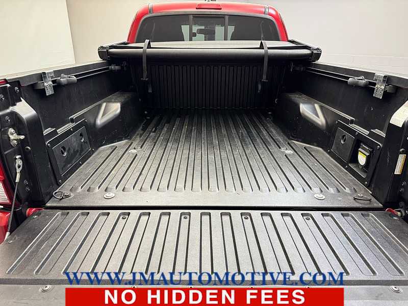 Used 2016 Toyota Tacoma TRD Sport image 11