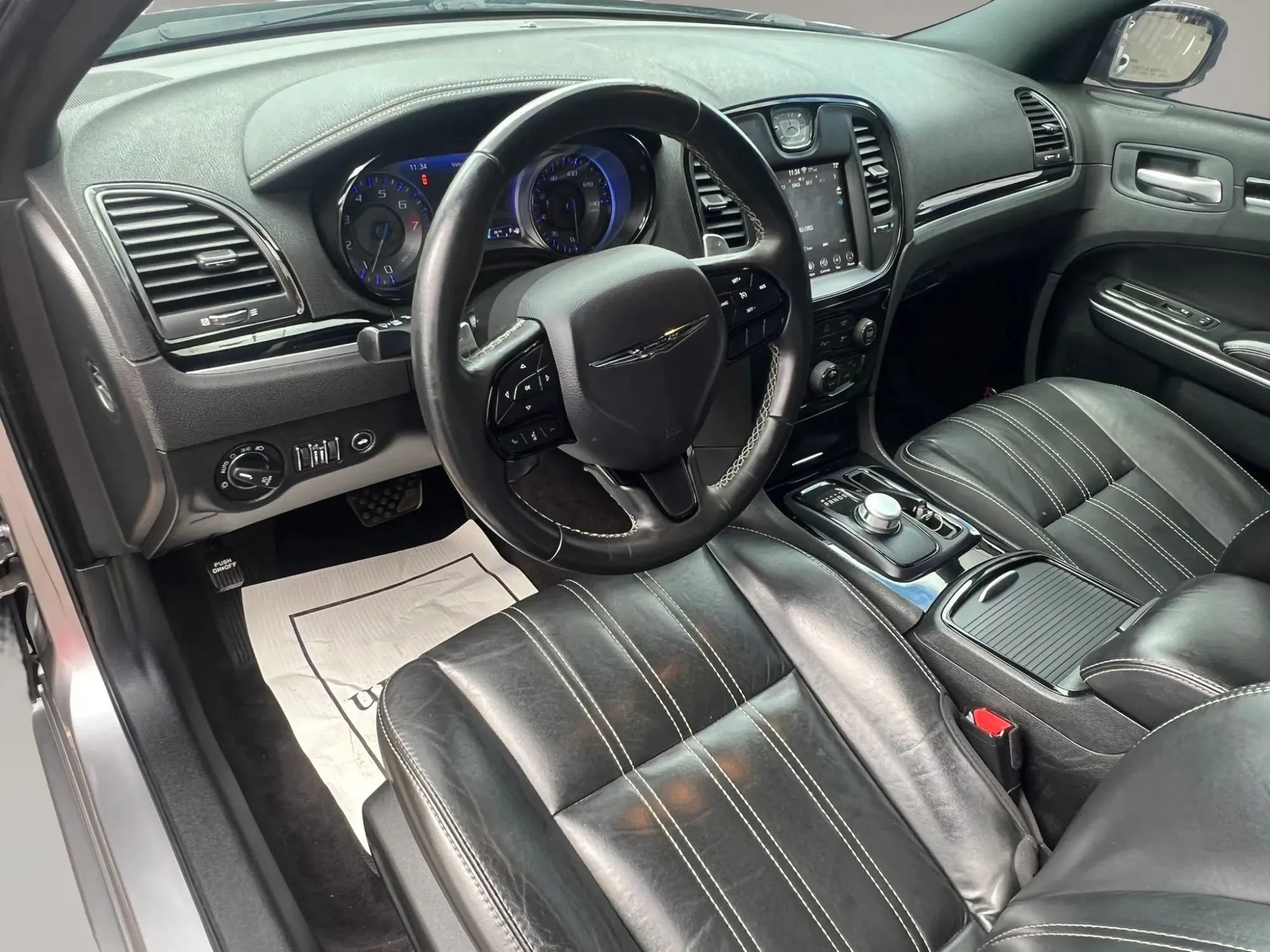 Used 2018 Chrysler 300 S w/ 300S Premium Group RWD image 14