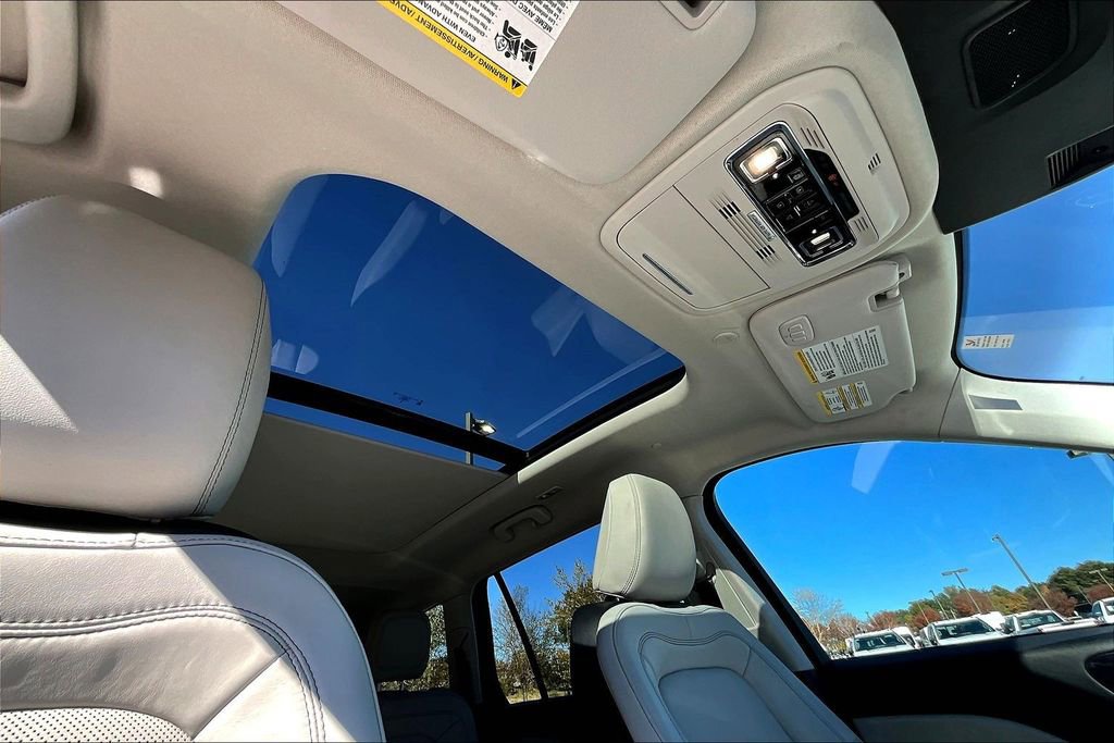 Used 2025 Lincoln Aviator Reserve w/ Jet Appearance Package image 22