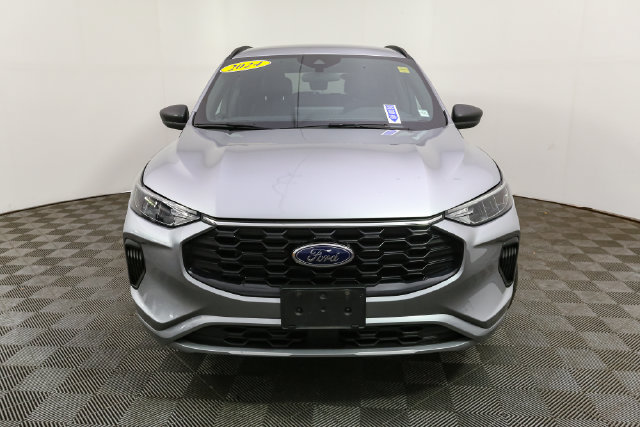 Used 2024 Ford Escape ST-Line w/ Tech Pack #1 AWD/4WD image 4