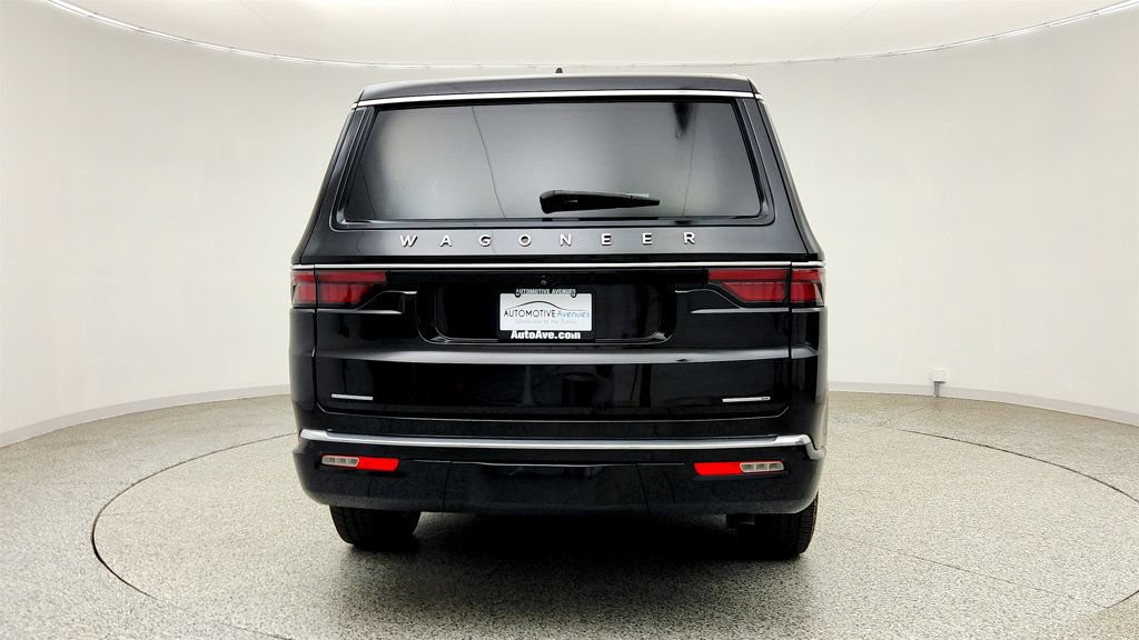 Used 2023 Jeep Wagoneer Series III w/ Convenience Group I AWD/4WD image 6