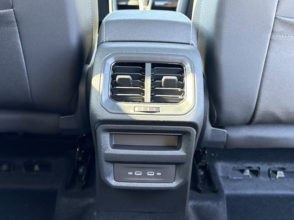 New 2026 Volkswagen Taos SE image 22