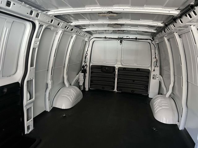 New 2026 GMC Savana 2500 Extended w/ Driver Convenience Package RWD image 31