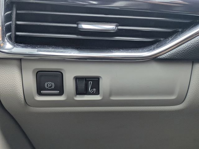Certified 2023 Cadillac XT4 Luxury FWD image 23