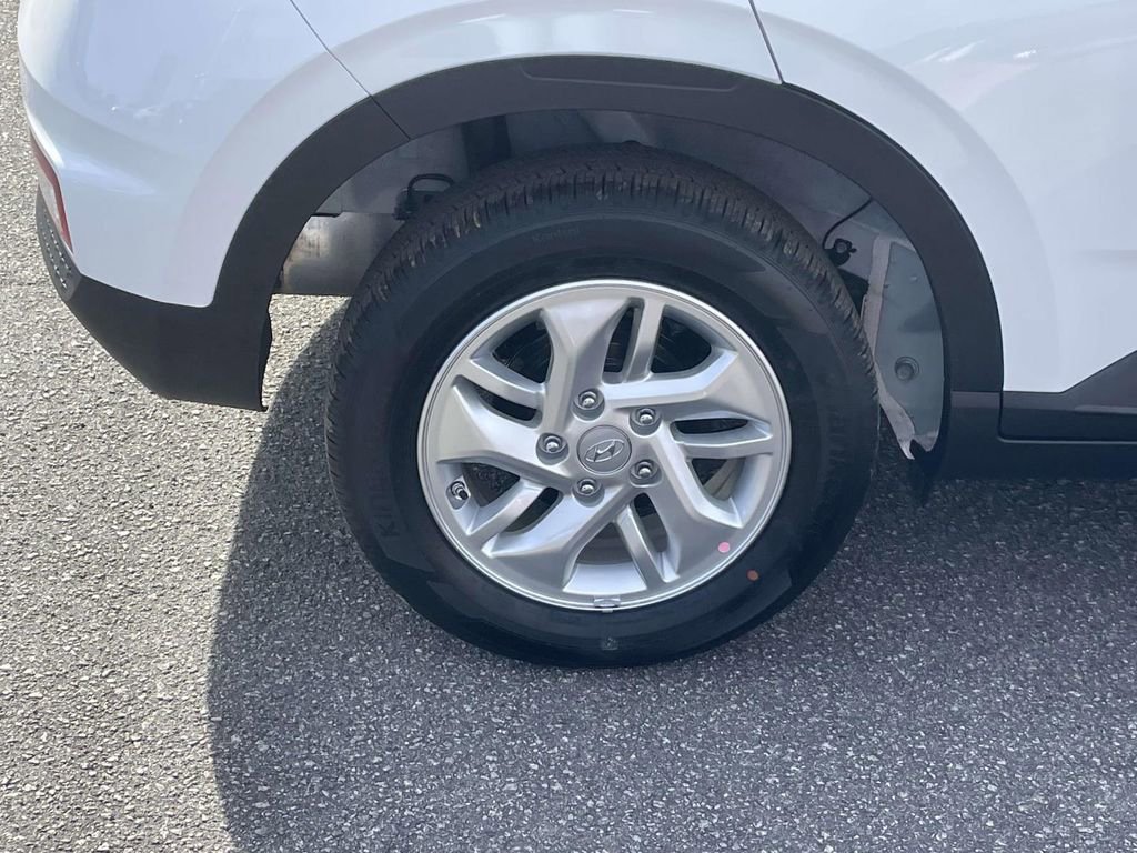 Certified 2026 Hyundai Venue SE image 9