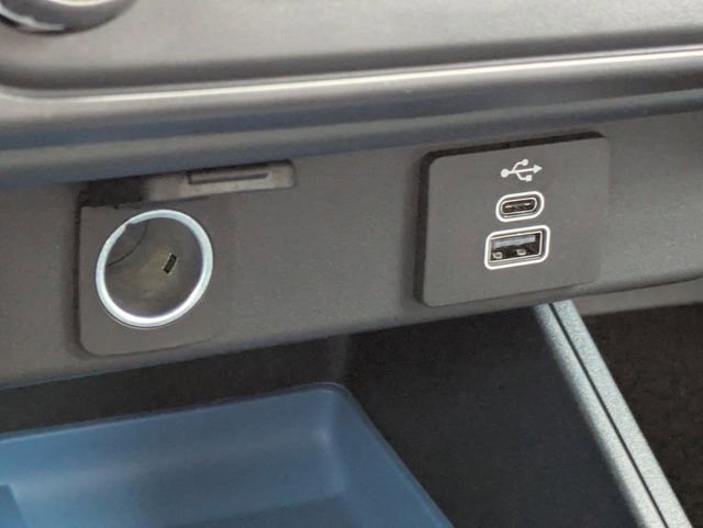 New 2025 Ford Maverick XLT w/ XLT Luxury Package FWD image 23
