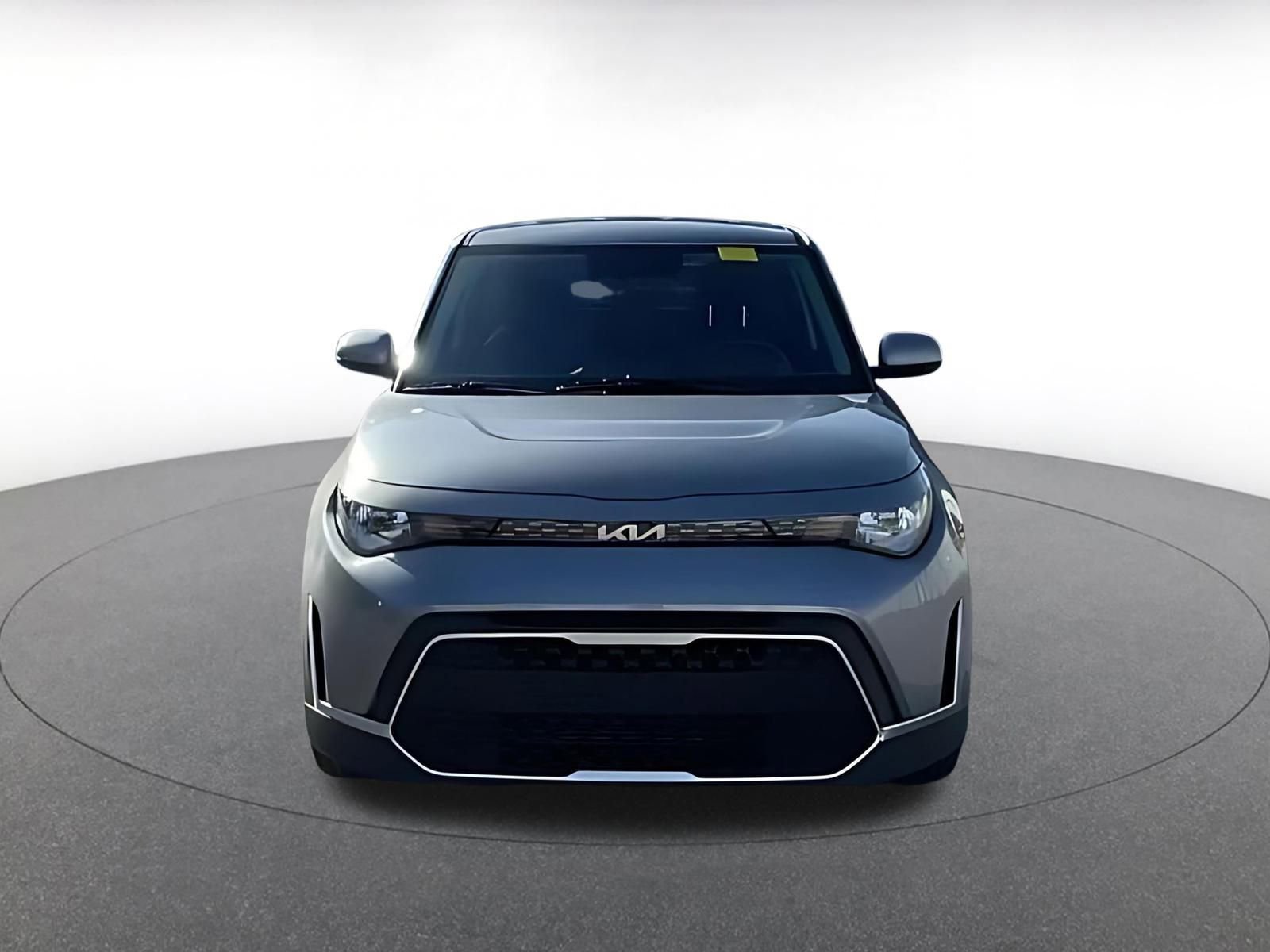 Used 2025 Kia Soul LX w/ LX Technology Package image 4